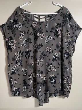 TORRID Charcoal Gray Floral Cage Back Dolman Top Plus Curvy SIZE 2 / 2X